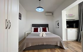 Central Studio Apartments